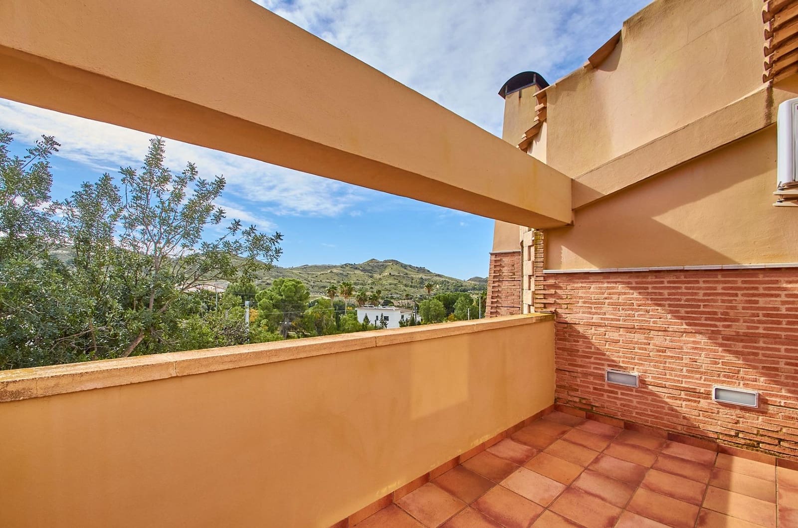 4 slaapkamer Villa te koop in Busot met zwembad garage - € 495.000 (Ref: 9752188)