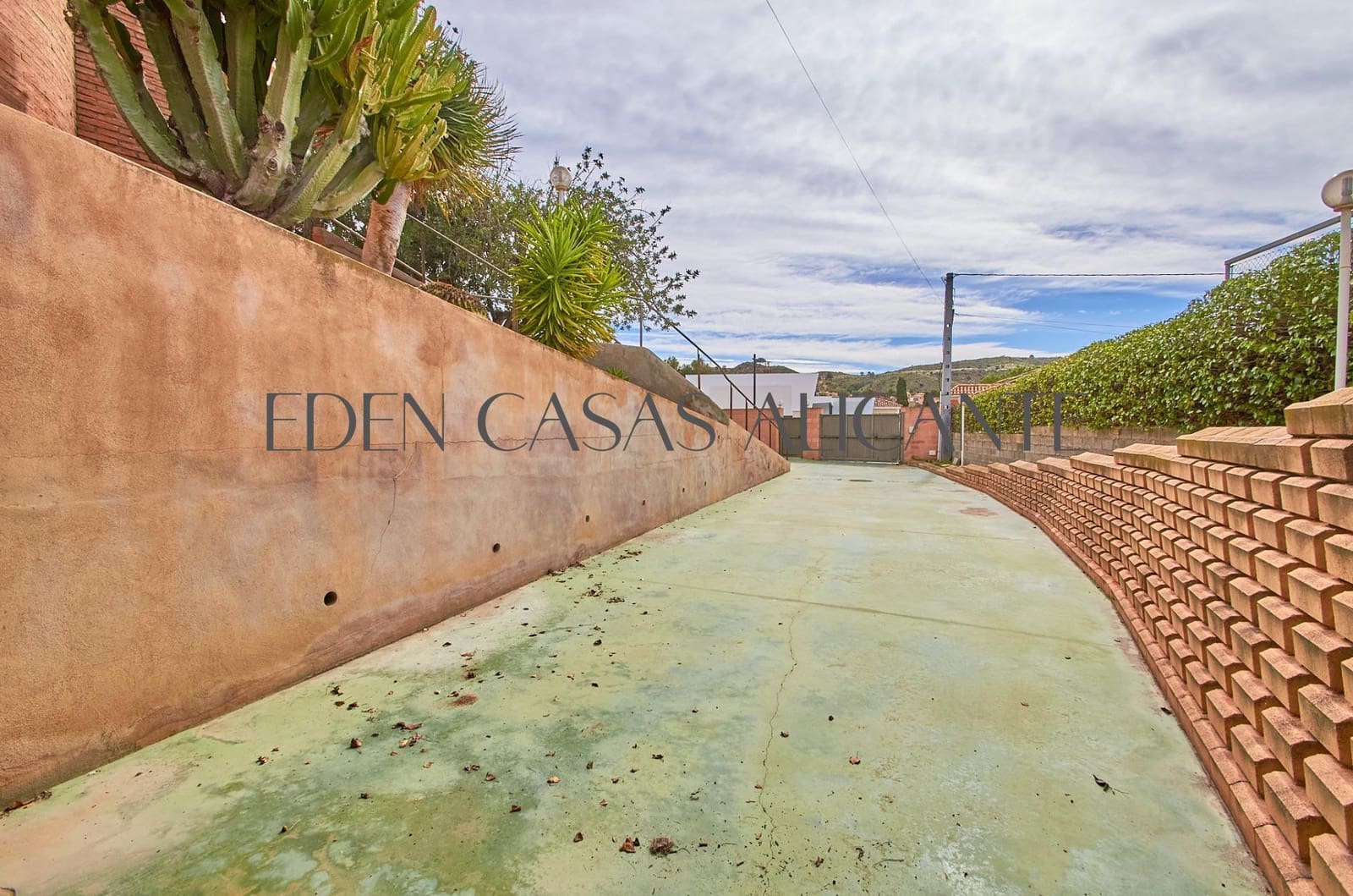 4 slaapkamer Villa te koop in Busot met zwembad garage - € 495.000 (Ref: 9752188)