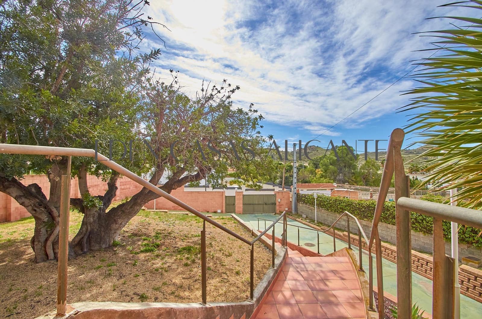 4 slaapkamer Villa te koop in Busot met zwembad garage - € 495.000 (Ref: 9752188)