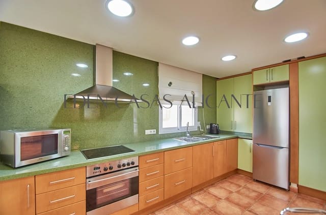 4 slaapkamer Villa te koop in Busot met zwembad garage - € 495.000 (Ref: 9752188)