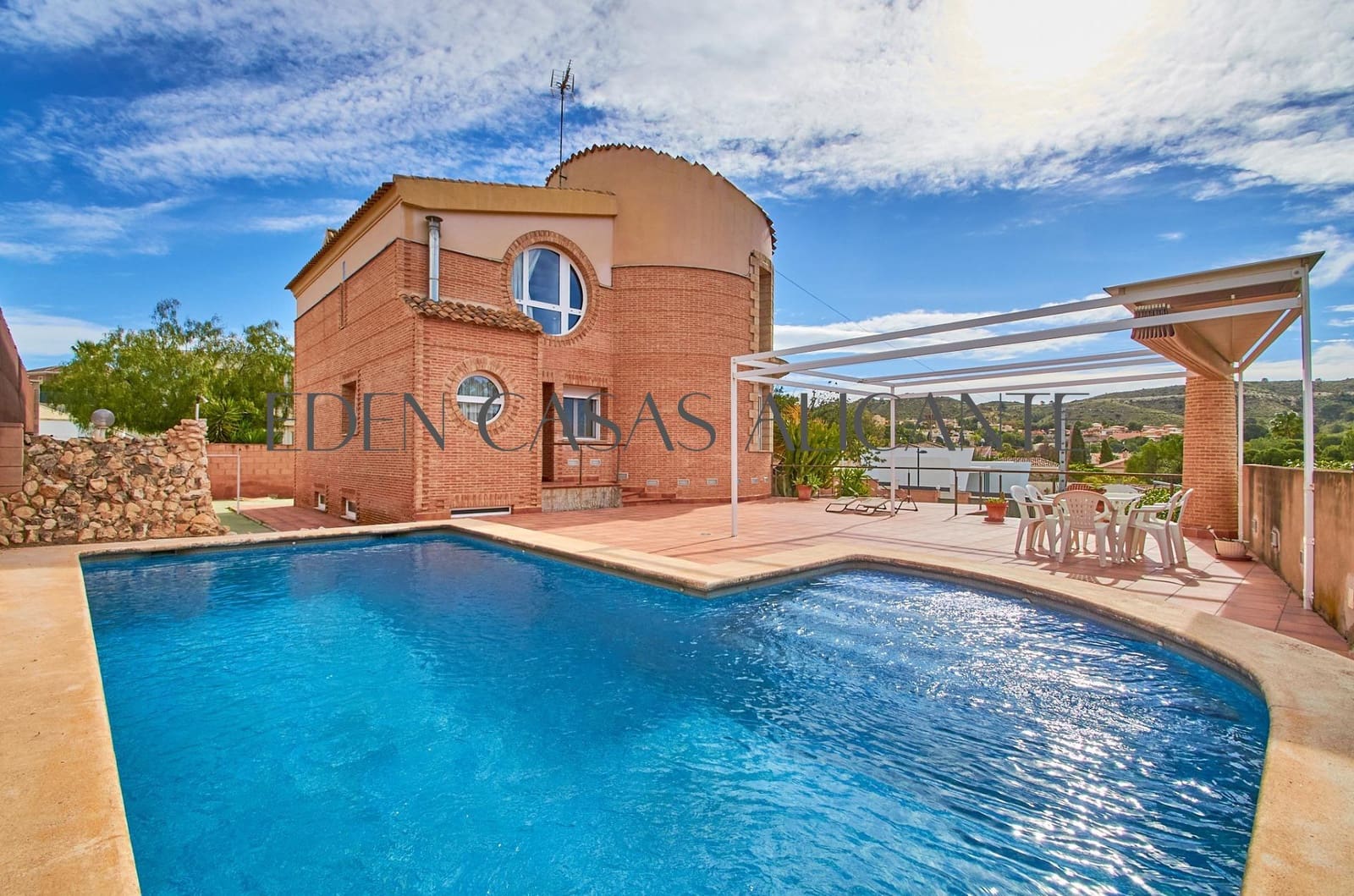 4 soveværelse Villa til salg i Busot med swimmingpool garage - € 495.000 (Ref: 9752188)
