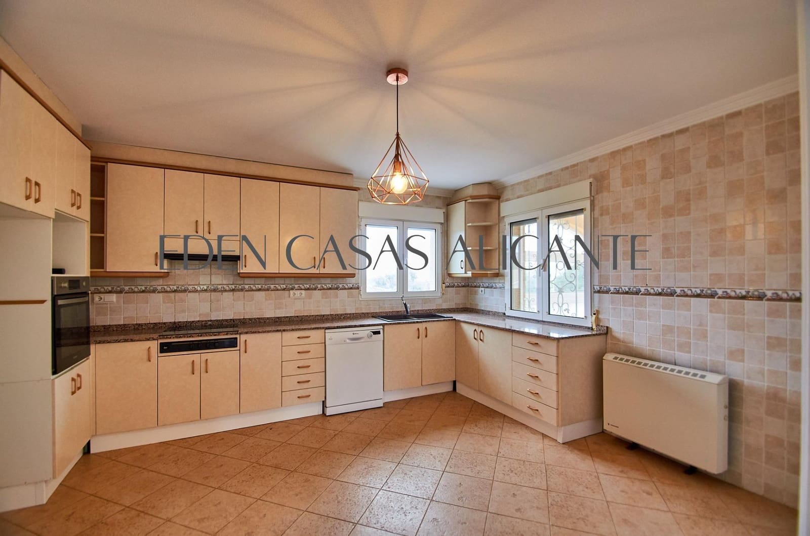 Chalet de 4 habitaciones en Busot en venta con piscina - 495.000 € (Ref: 9780729)