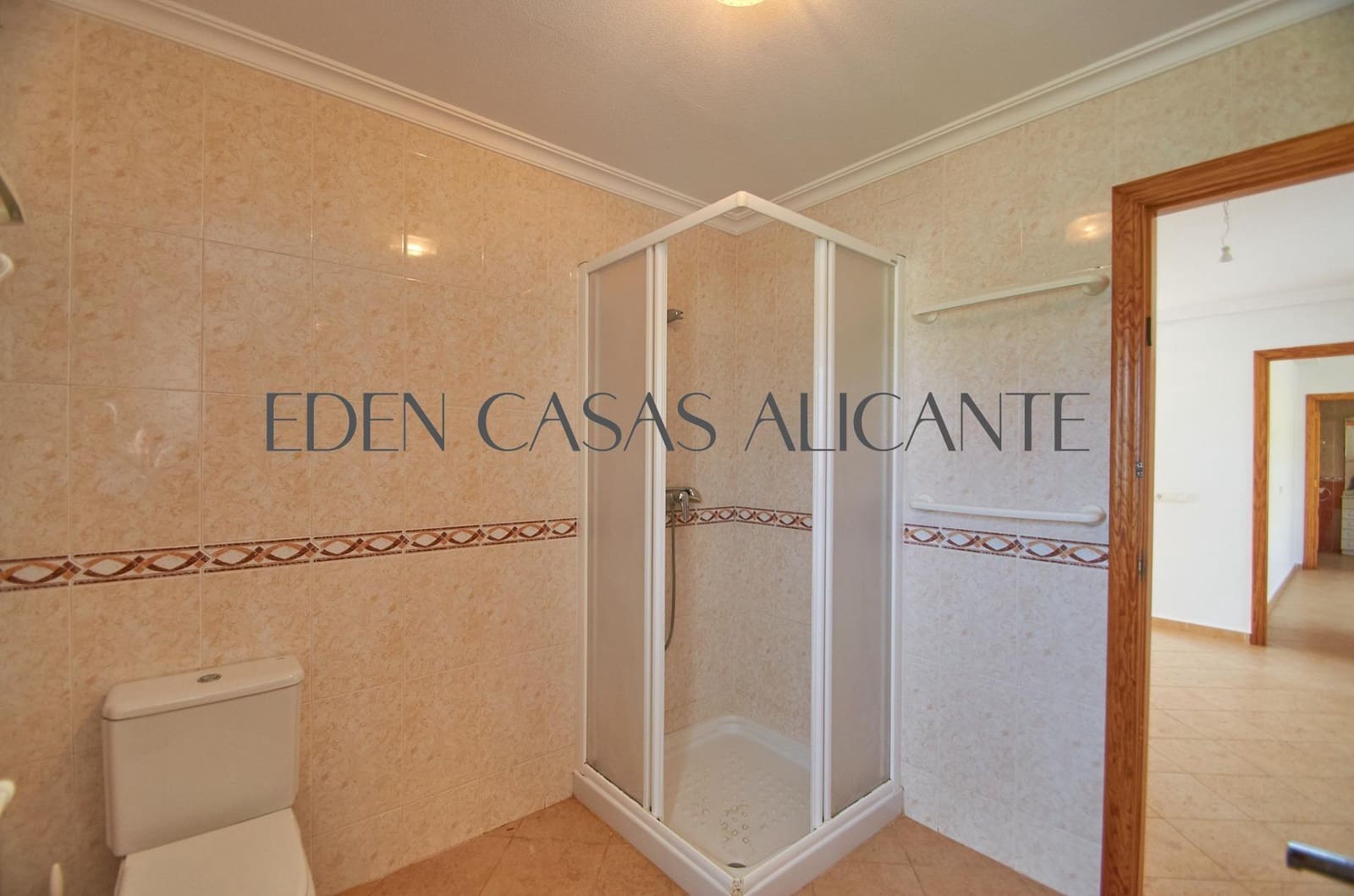 Chalet de 4 habitaciones en Busot en venta con piscina - 495.000 € (Ref: 9780729)