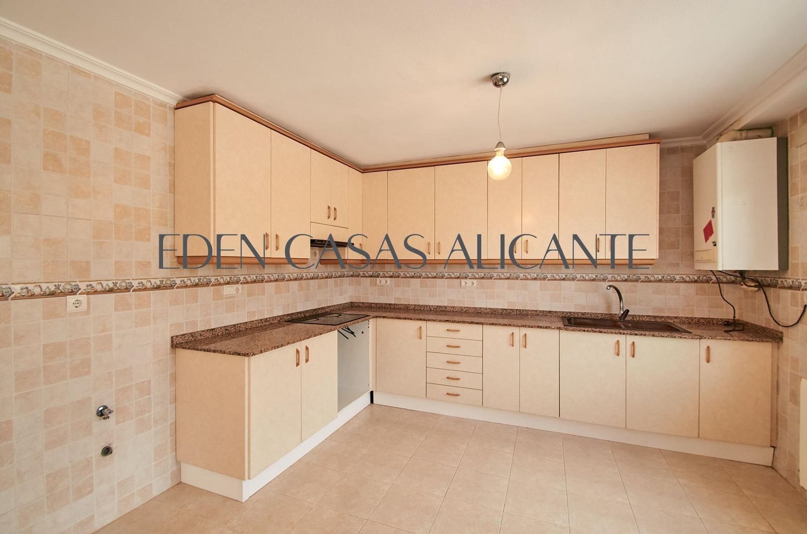 Chalet de 4 habitaciones en Busot en venta con piscina - 495.000 € (Ref: 9780729)