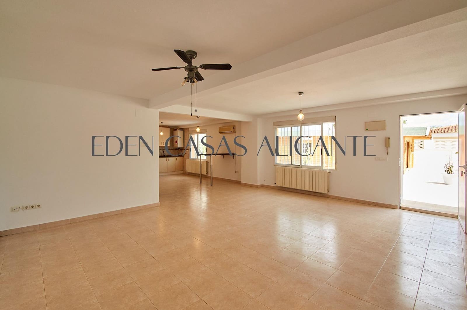 Chalet de 4 habitaciones en Busot en venta con piscina - 495.000 € (Ref: 9780729)