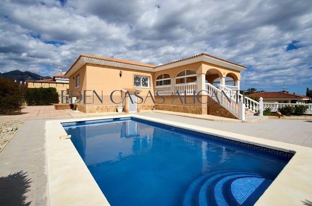 Chalet de 4 habitaciones en Busot en venta con piscina - 495.000 € (Ref: 9780729)