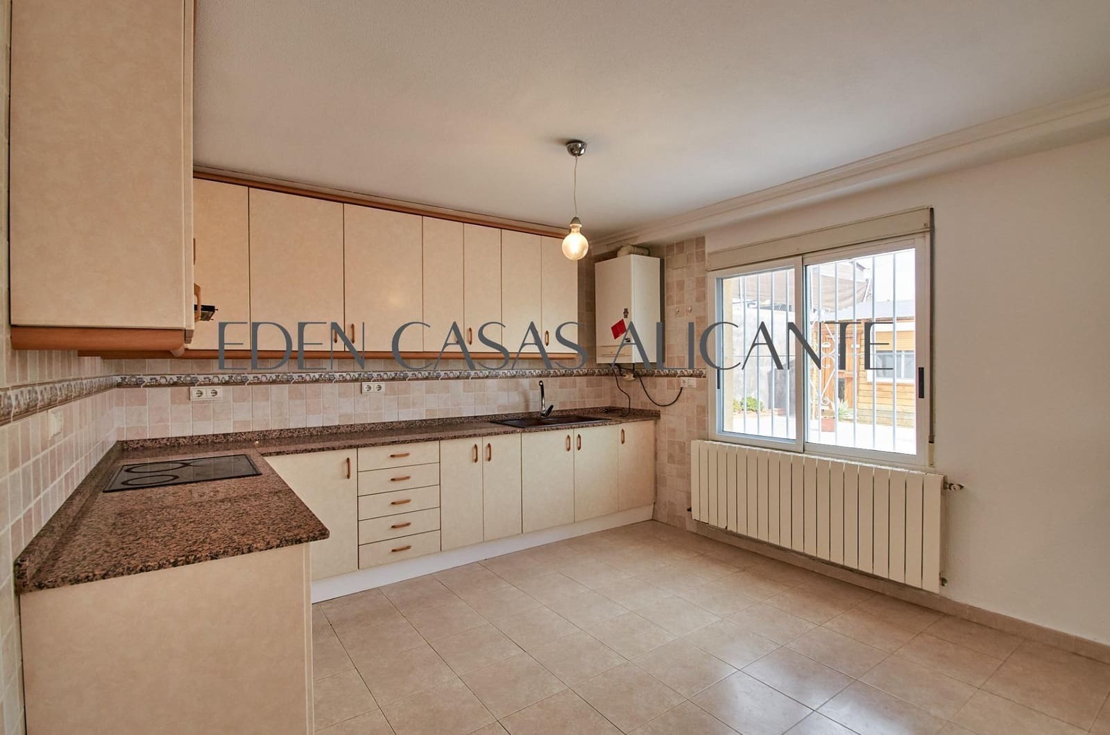 Chalet de 4 habitaciones en Busot en venta con piscina - 495.000 € (Ref: 9780729)