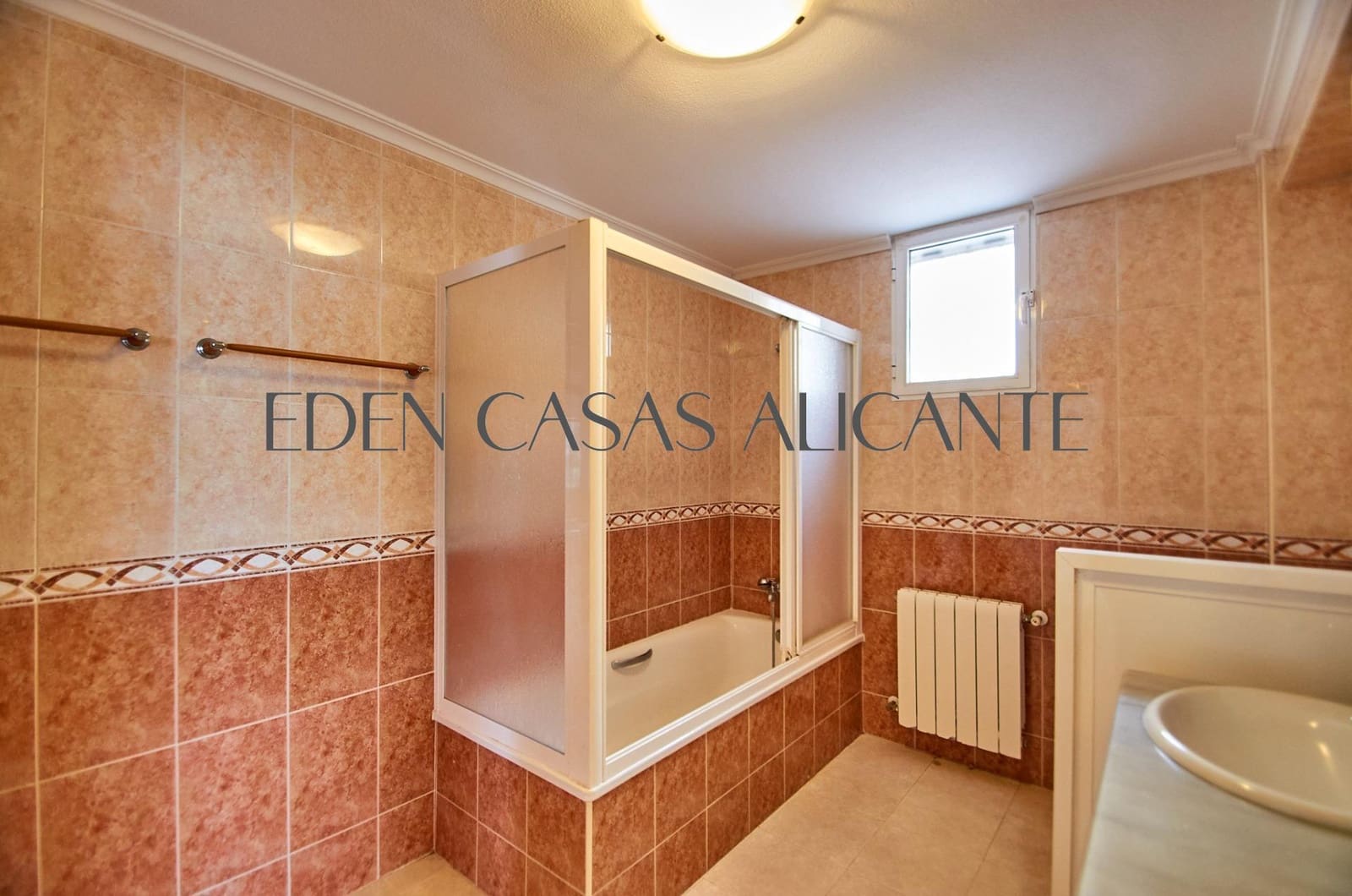 Chalet de 4 habitaciones en Busot en venta con piscina - 495.000 € (Ref: 9780729)