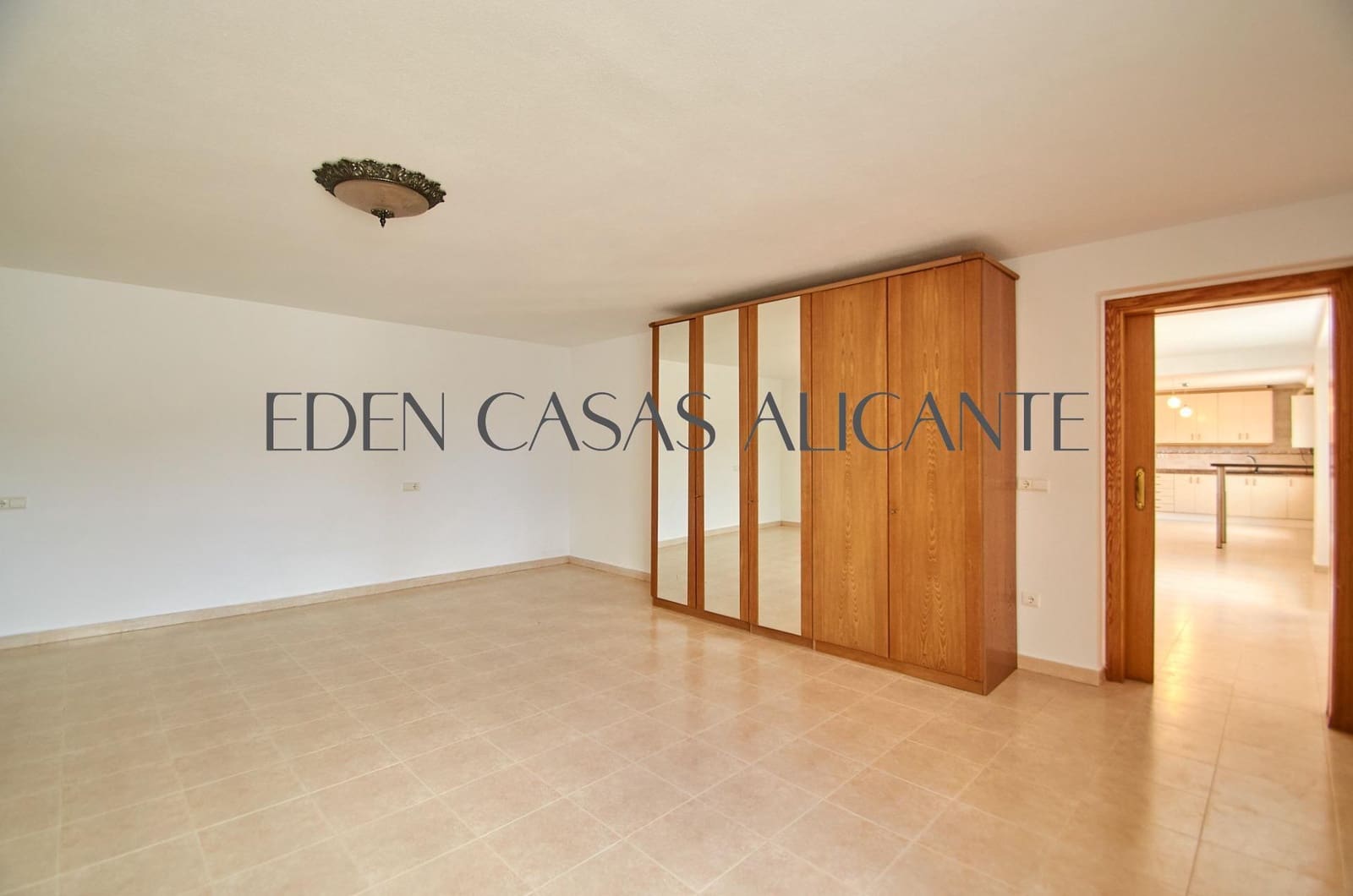 Chalet de 4 habitaciones en Busot en venta con piscina - 495.000 € (Ref: 9780729)