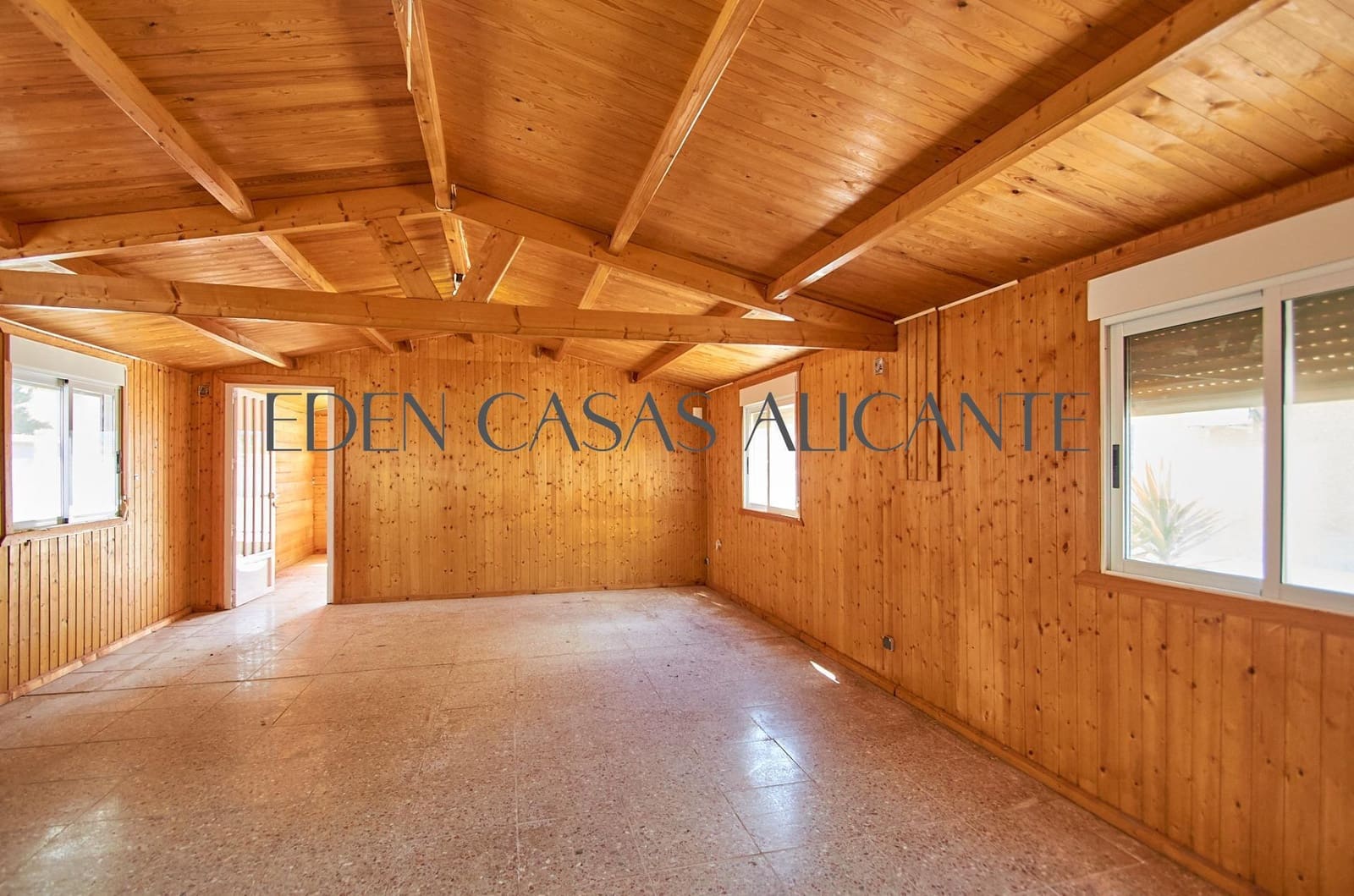 Chalet de 4 habitaciones en Busot en venta con piscina - 495.000 € (Ref: 9780729)