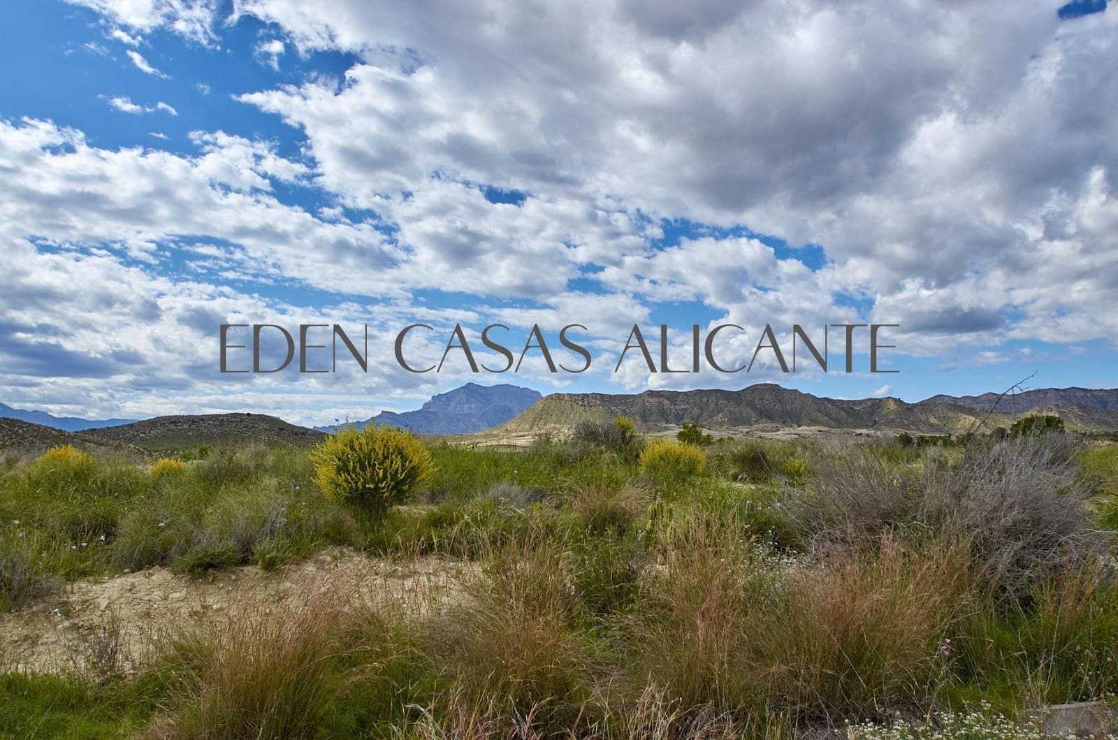 Chalet de 4 habitaciones en Busot en venta con piscina - 495.000 € (Ref: 9780729)