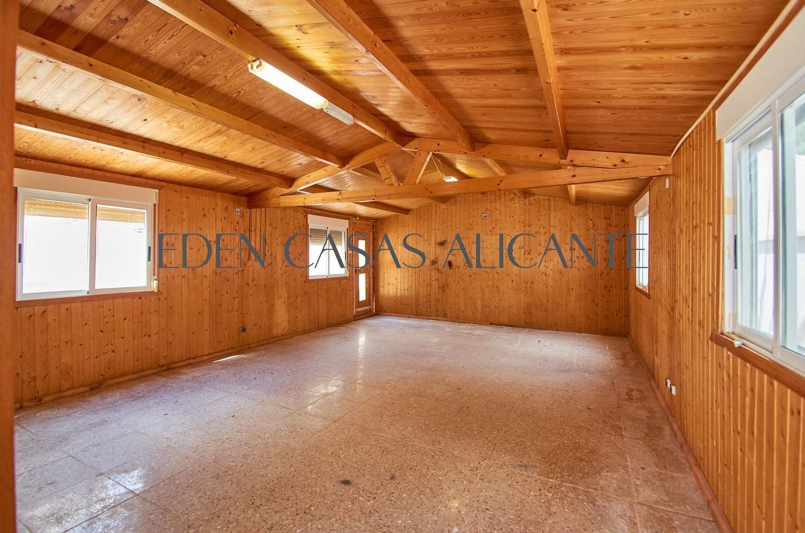 Chalet de 4 habitaciones en Busot en venta con piscina - 495.000 € (Ref: 9780729)