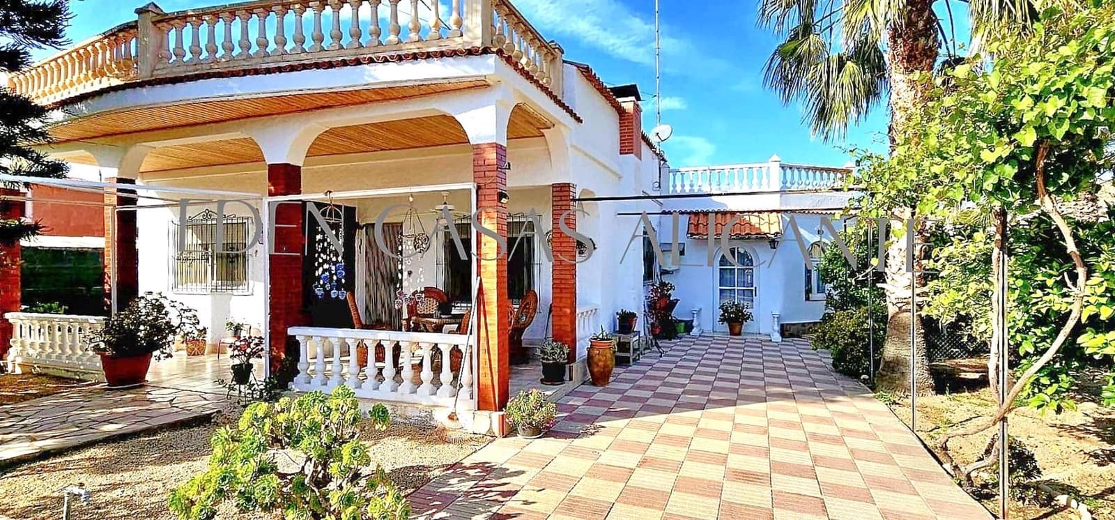 3 bedroom Villa for sale in Busot with pool - € 369,900 (Ref: 9820364)