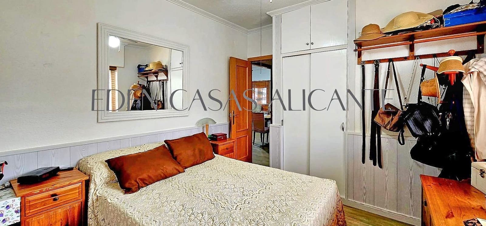 3 bedroom Villa for sale in Busot with pool - € 369,900 (Ref: 9820364)