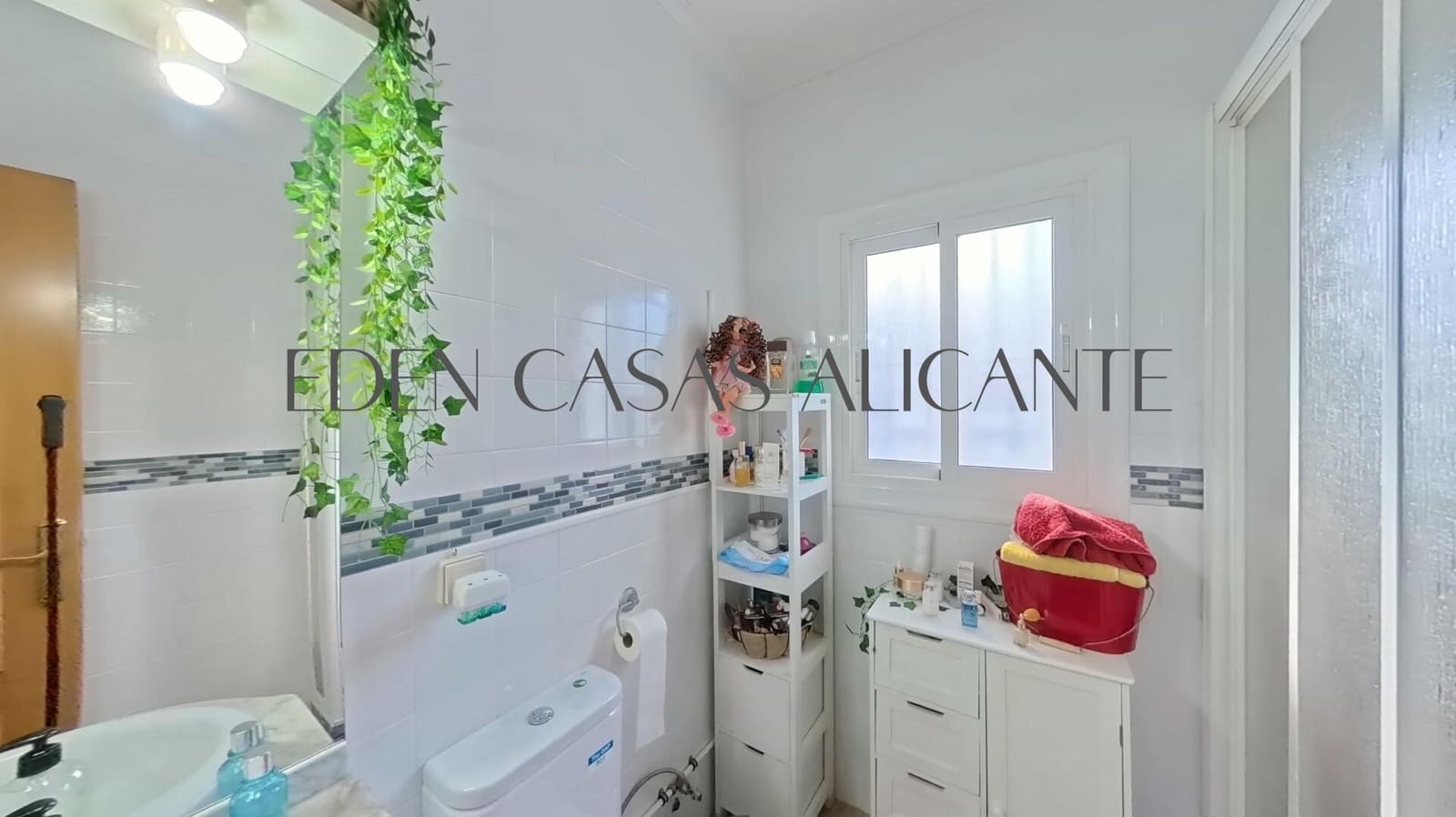 3 bedroom Villa for sale in Busot with pool - € 369,900 (Ref: 9820364)