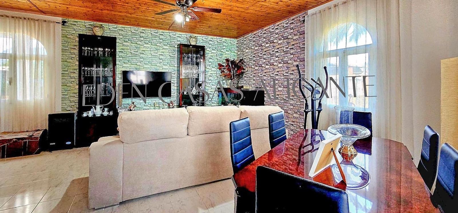 3 bedroom Villa for sale in Busot with pool - € 369,900 (Ref: 9820364)