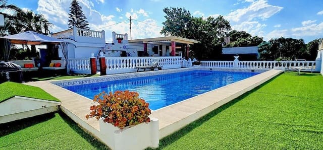 3 soveværelse Villa til salg i Busot med swimmingpool - € 369.900 (Ref: 9820364)