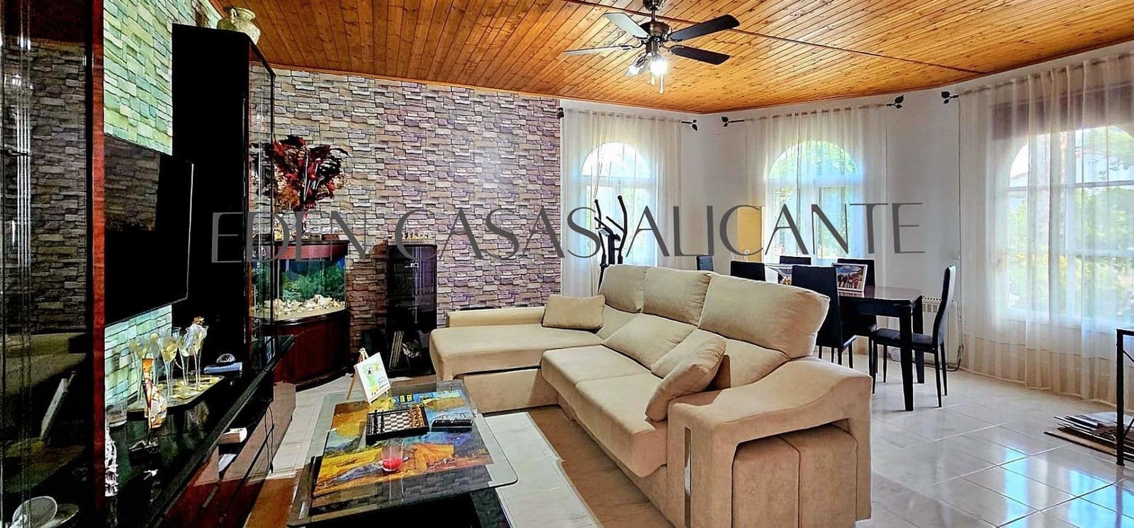 3 bedroom Villa for sale in Busot with pool - € 369,900 (Ref: 9820364)