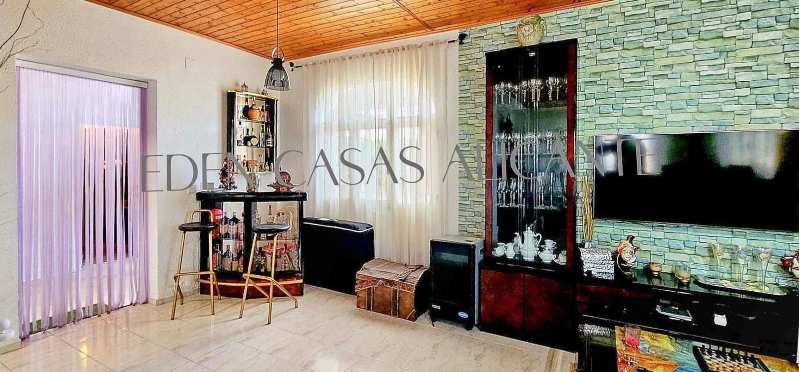 3 bedroom Villa for sale in Busot with pool - € 369,900 (Ref: 9820364)