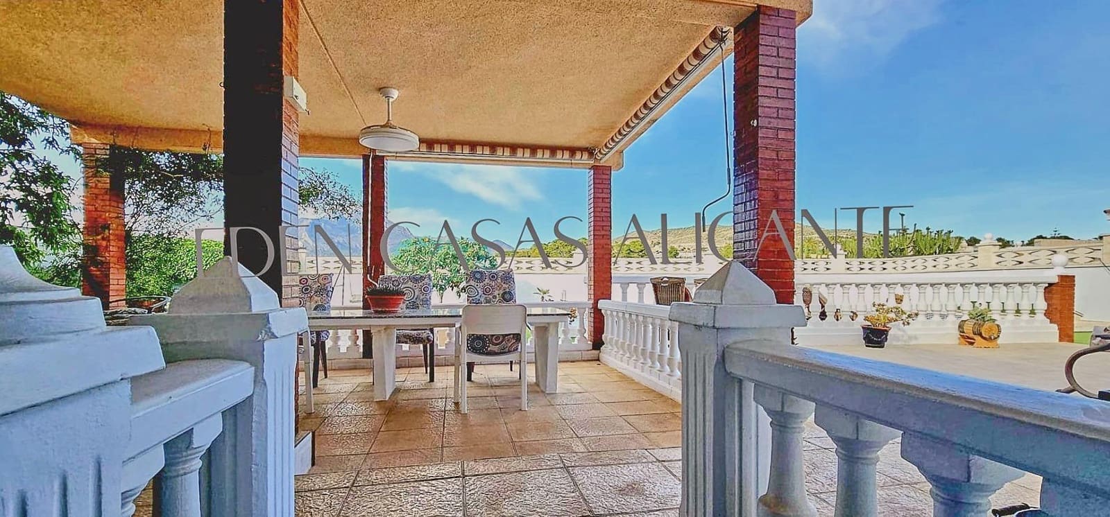 3 bedroom Villa for sale in Busot with pool - € 369,900 (Ref: 9820364)