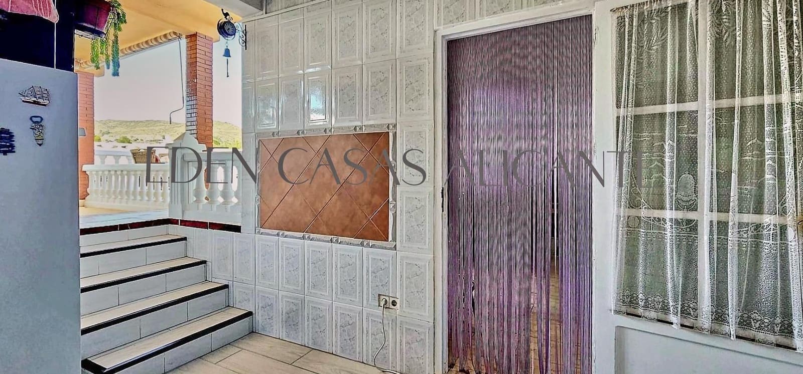 3 bedroom Villa for sale in Busot with pool - € 369,900 (Ref: 9820364)