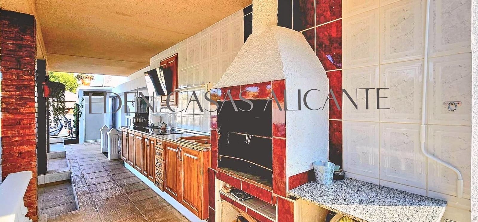 3 bedroom Villa for sale in Busot with pool - € 369,900 (Ref: 9820364)