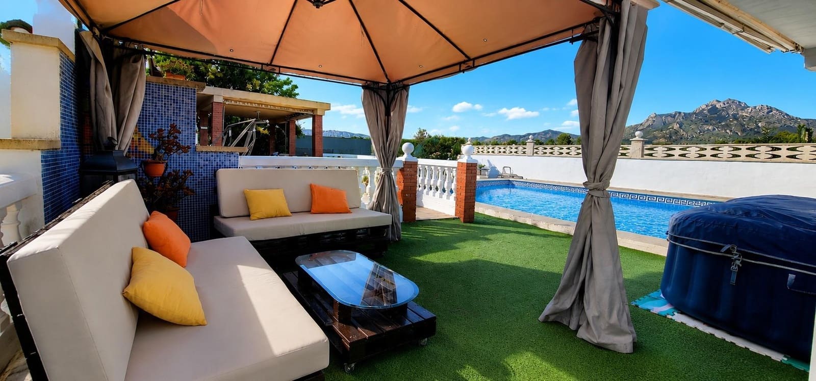 3 bedroom Villa for sale in Busot with pool - € 369,900 (Ref: 9820364)