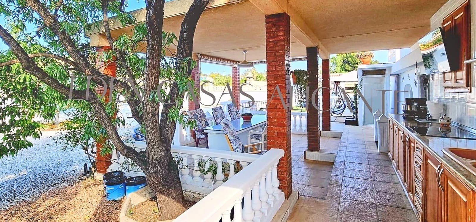 3 bedroom Villa for sale in Busot with pool - € 369,900 (Ref: 9820364)