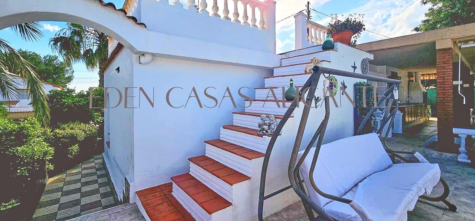 3 bedroom Villa for sale in Busot with pool - € 369,900 (Ref: 9820364)