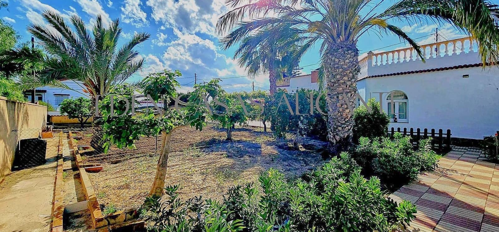 3 bedroom Villa for sale in Busot with pool - € 369,900 (Ref: 9820364)
