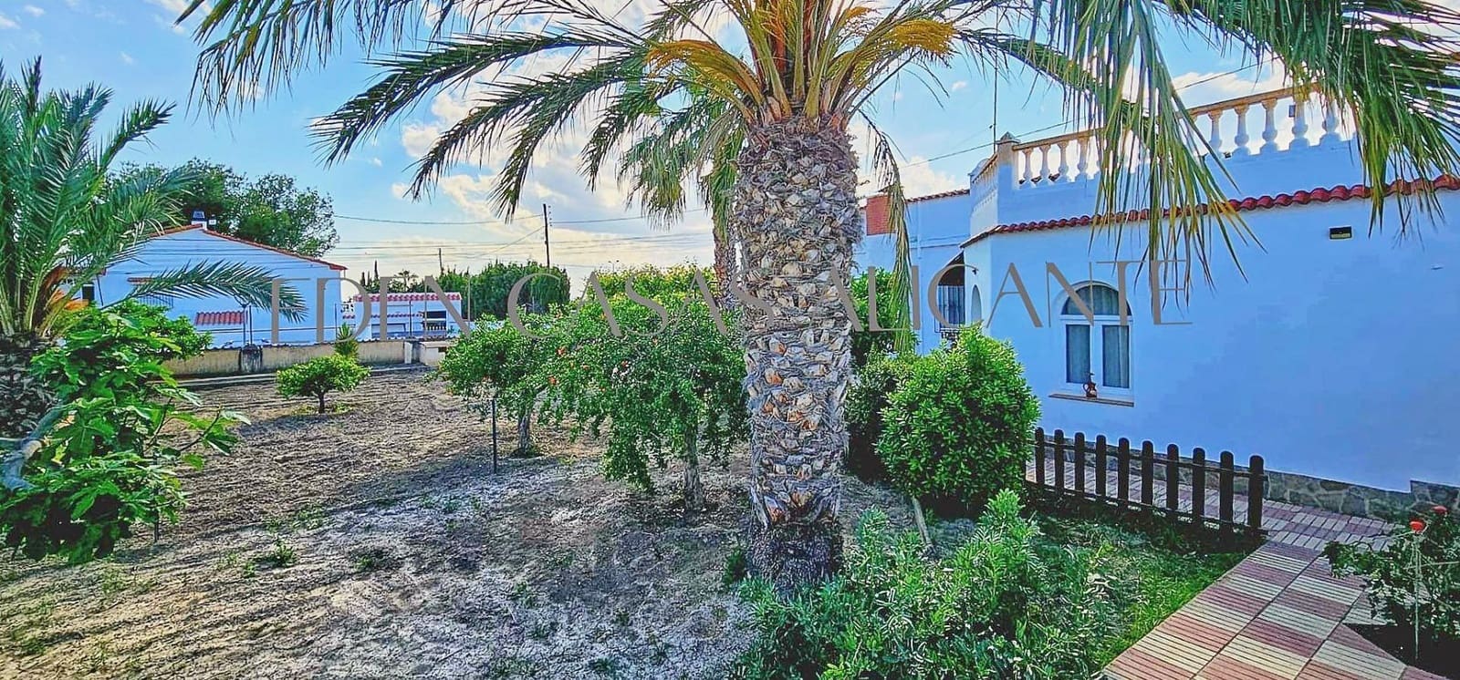 3 bedroom Villa for sale in Busot with pool - € 369,900 (Ref: 9820364)