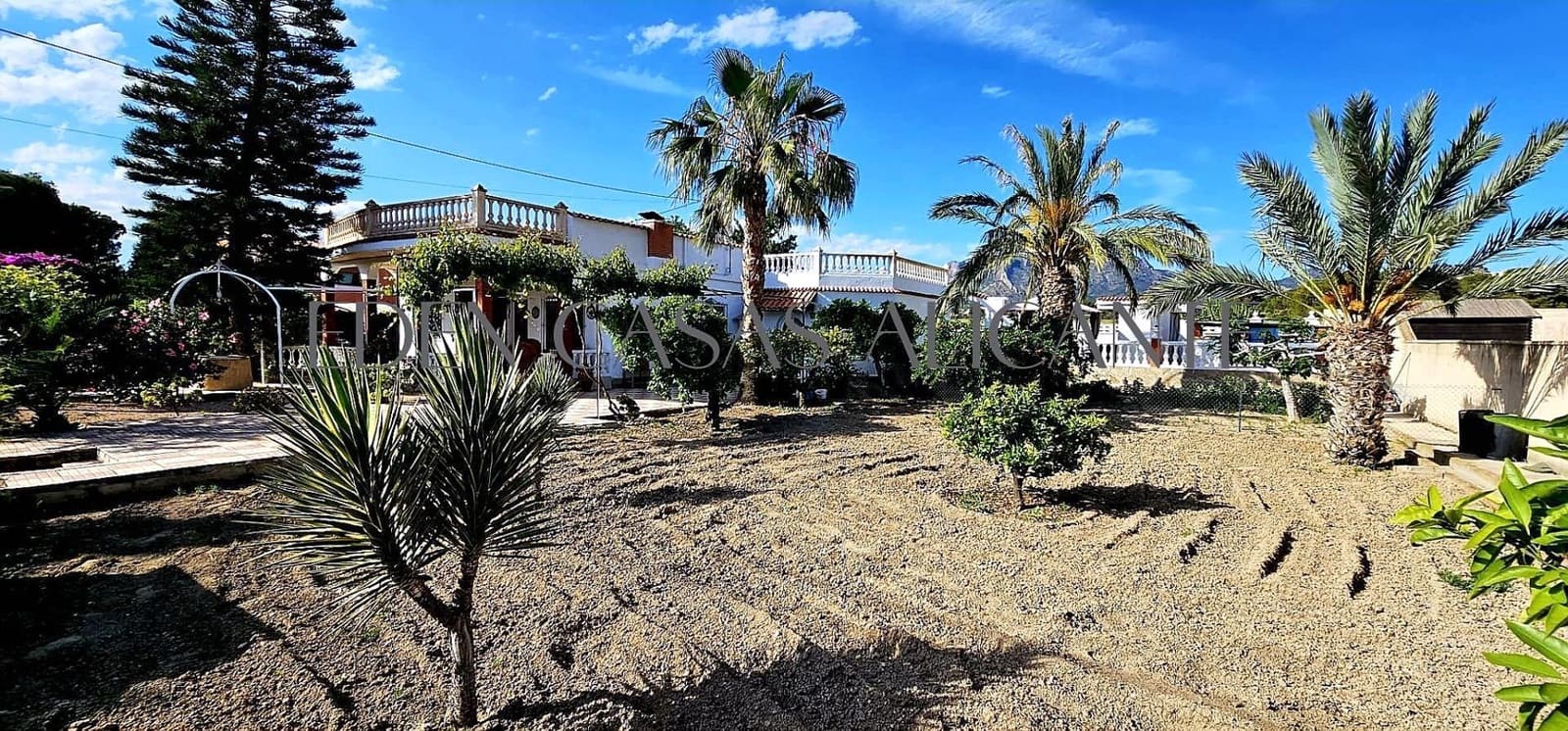 3 bedroom Villa for sale in Busot with pool - € 369,900 (Ref: 9820364)