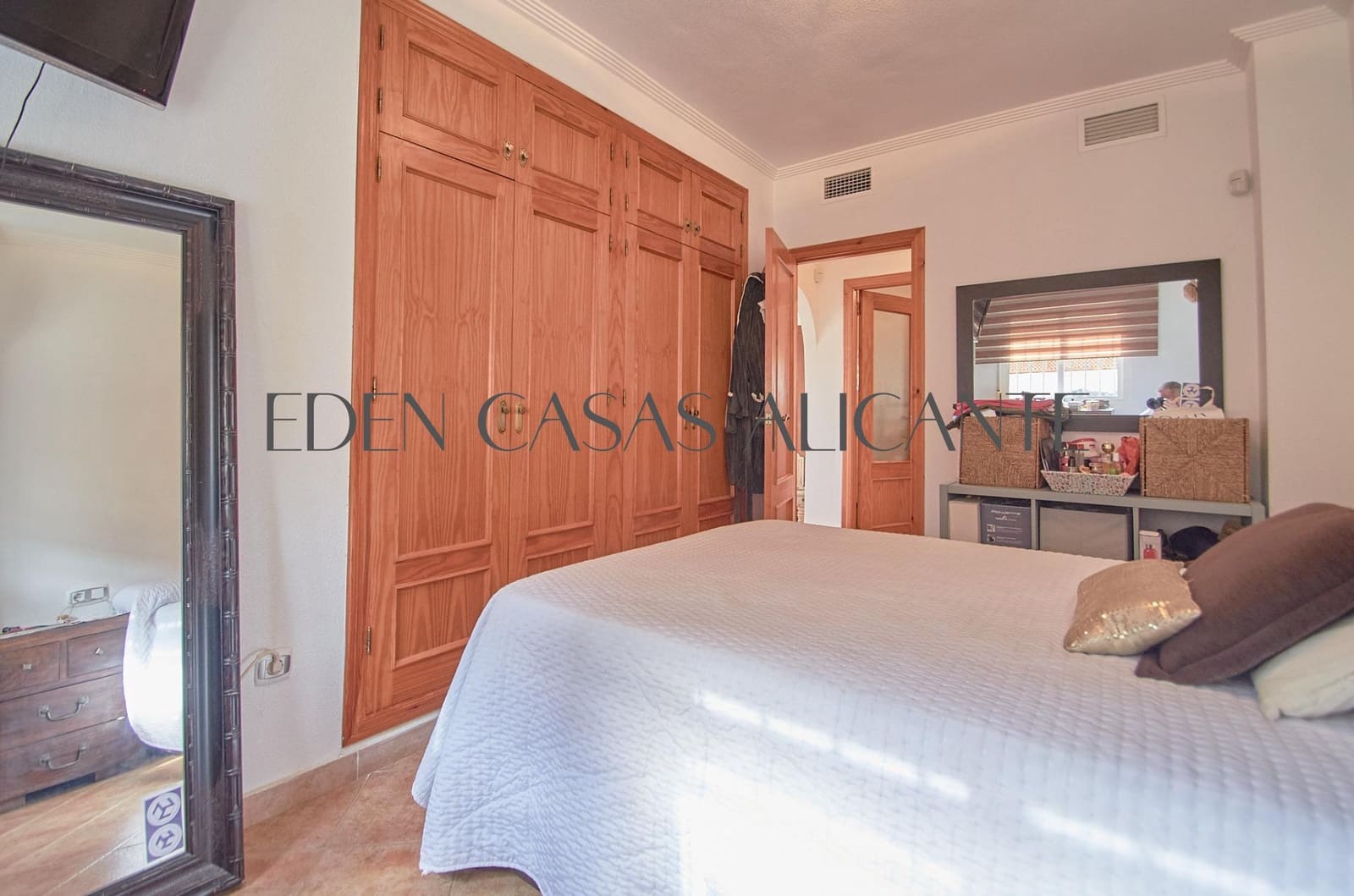 3 bedroom Villa for sale in Muchamiel / Mutxamel with pool - € 355,000 (Ref: 9822747)