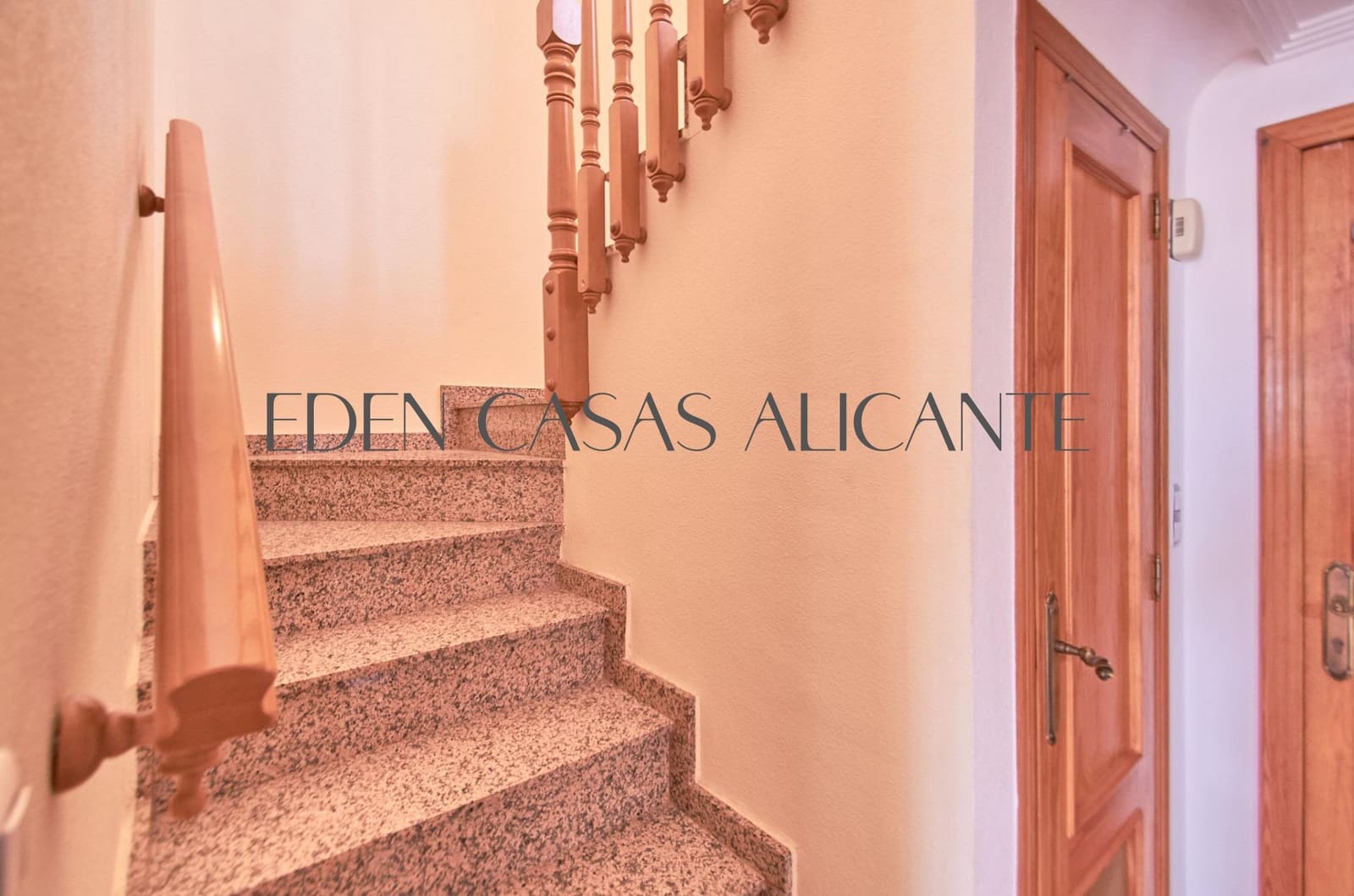 3 bedroom Villa for sale in Muchamiel / Mutxamel with pool - € 355,000 (Ref: 9822747)
