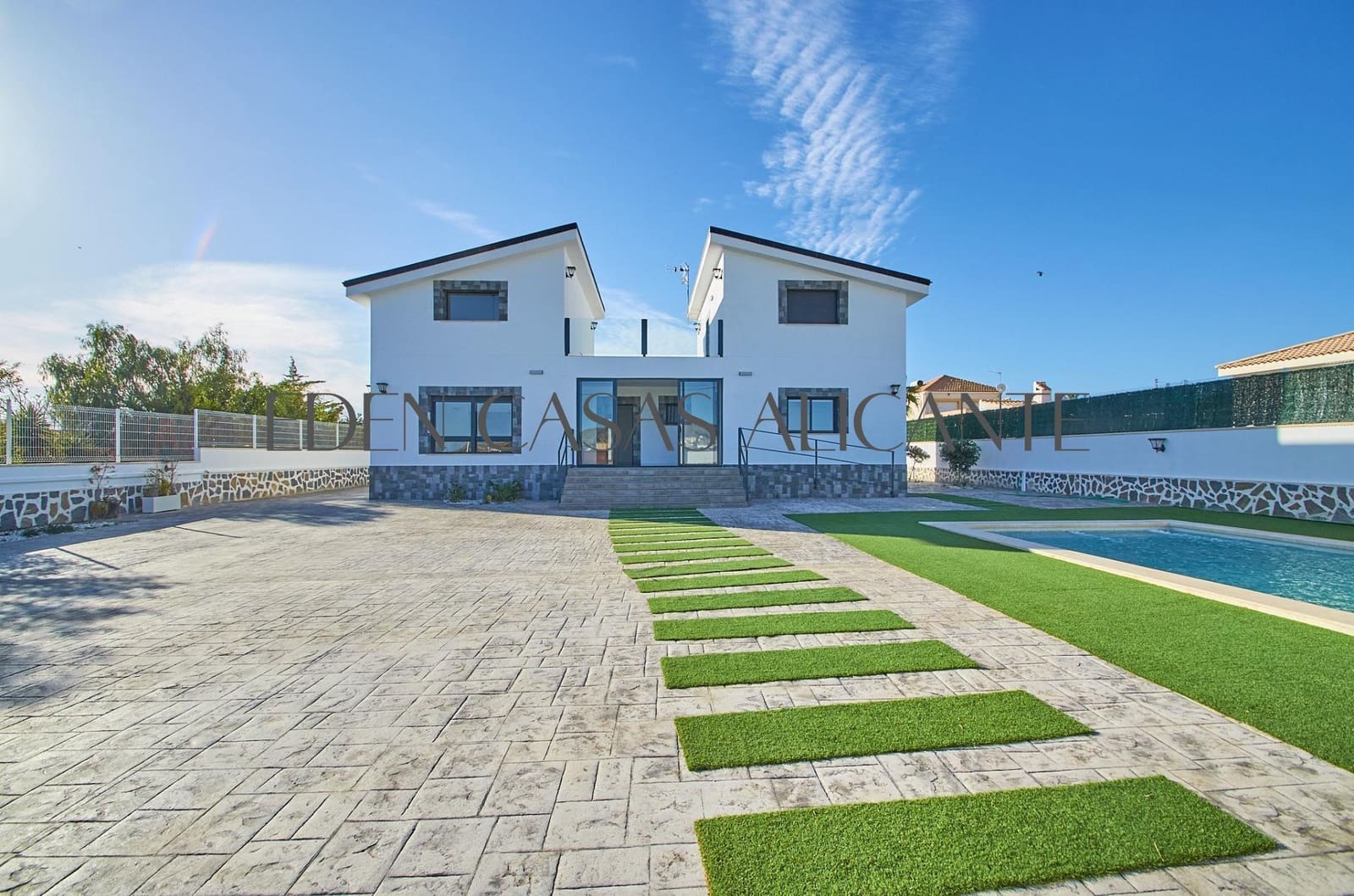 4 soveværelse Villa til salg i Busot med swimmingpool - € 570.000 (Ref: 9836514)