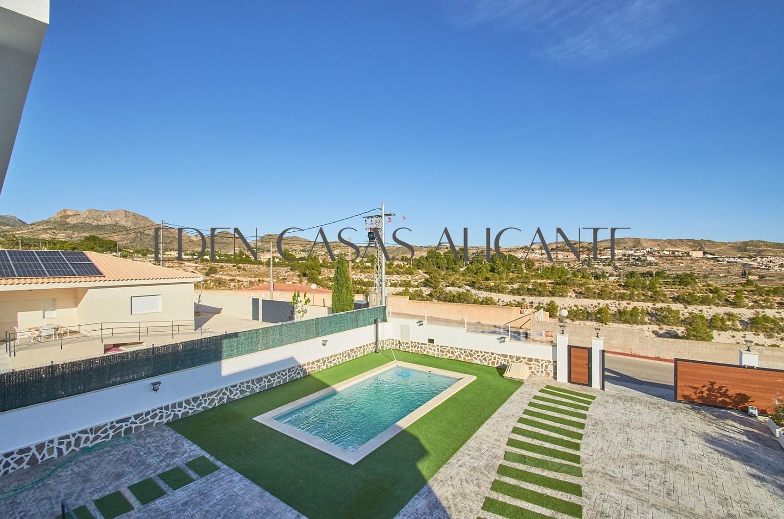 4 soveværelse Villa til salg i Busot med swimmingpool - € 570.000 (Ref: 9836514)