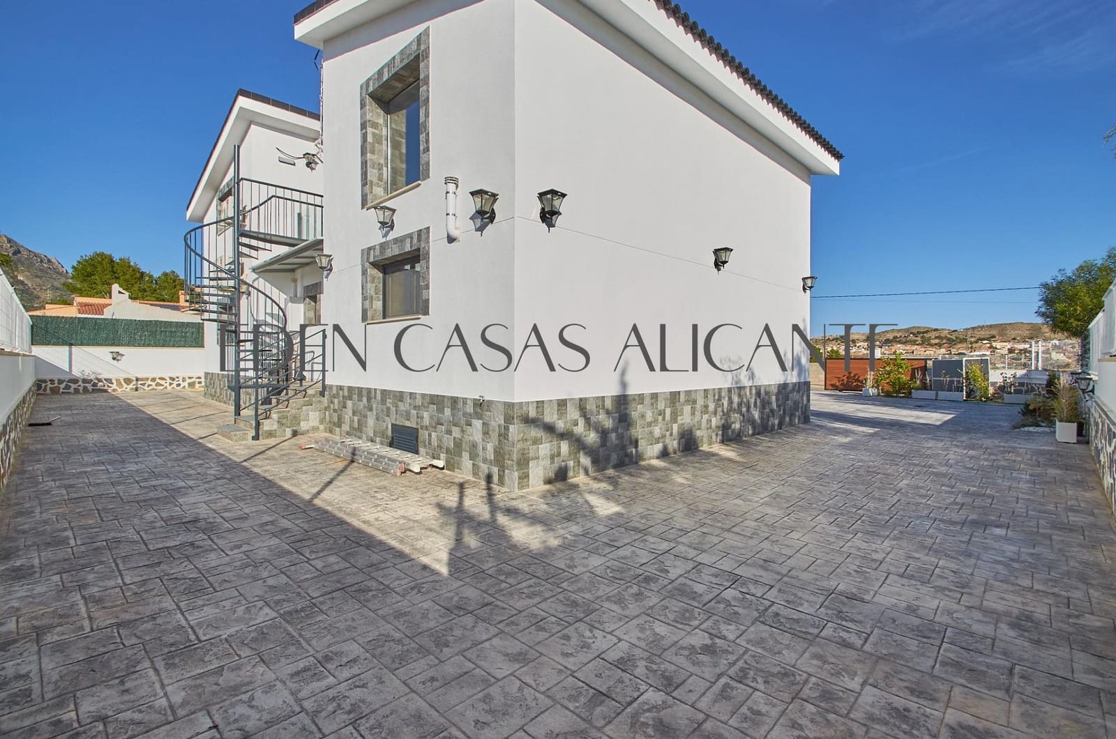 4 soveværelse Villa til salg i Busot med swimmingpool - € 570.000 (Ref: 9836514)