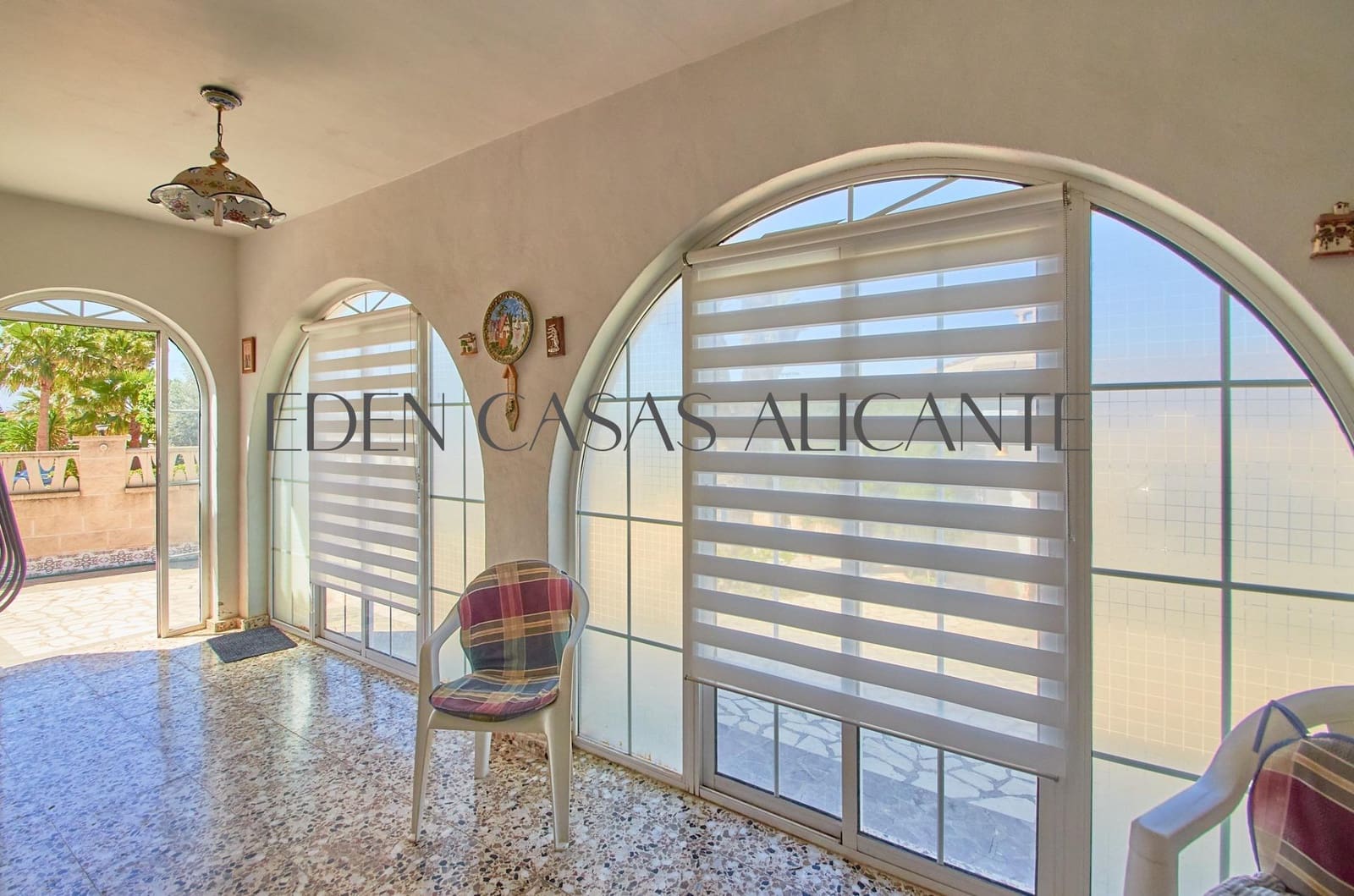 4 bedroom Villa for sale in Busot with pool garage - € 370,000 (Ref: 9836515)