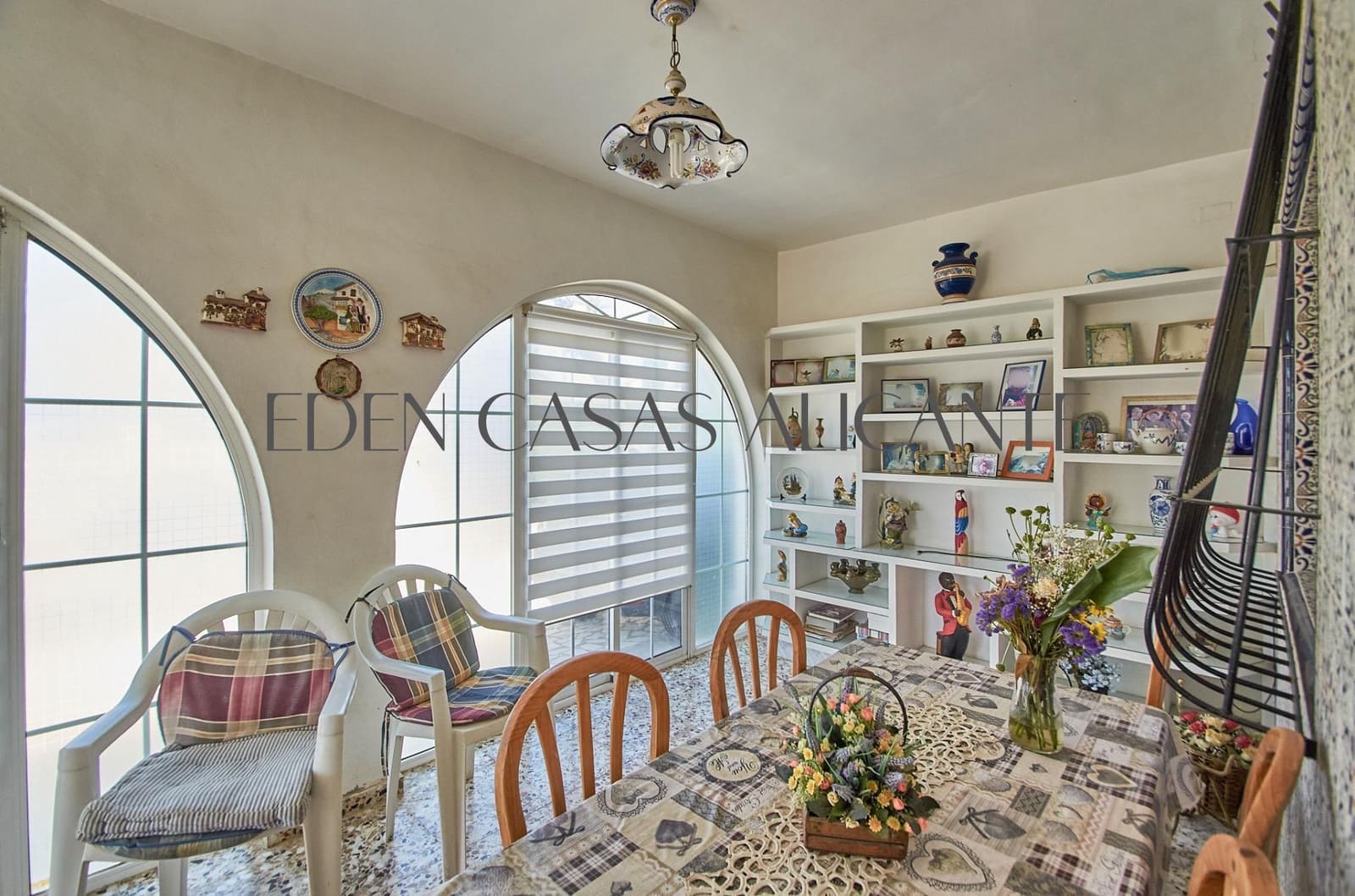 4 bedroom Villa for sale in Busot with pool garage - € 370,000 (Ref: 9836515)