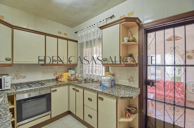 4 soveværelse Villa til salg i Busot med swimmingpool garage - € 370.000 (Ref: 9836515)