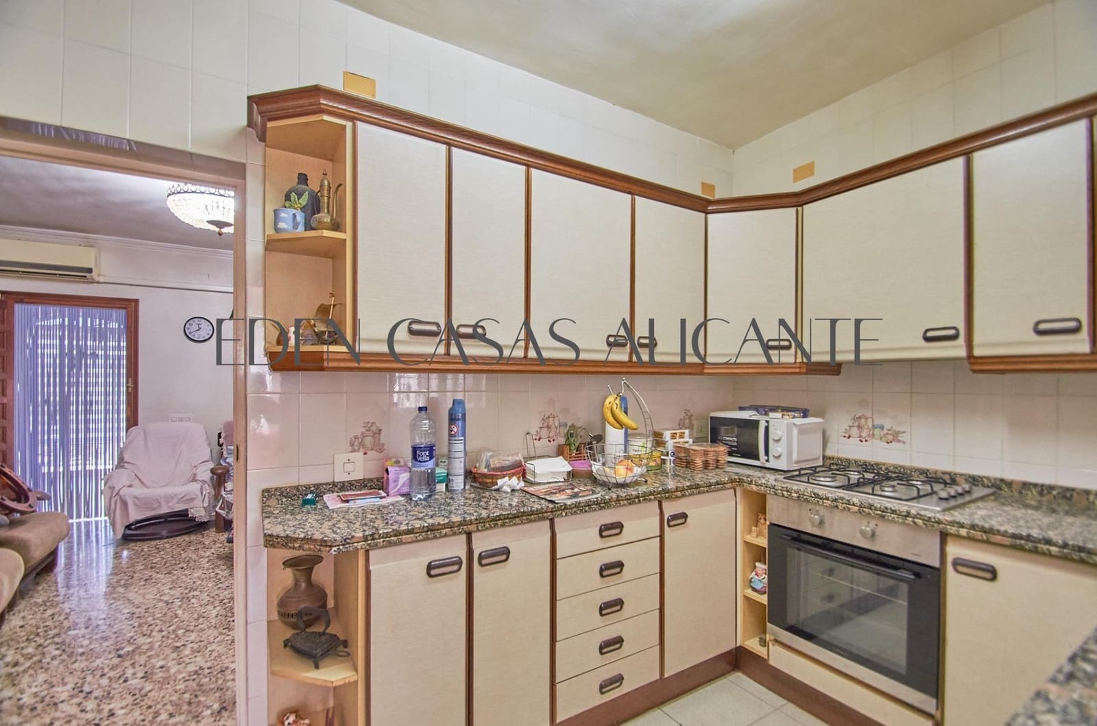 4 bedroom Villa for sale in Busot with pool garage - € 370,000 (Ref: 9836515)