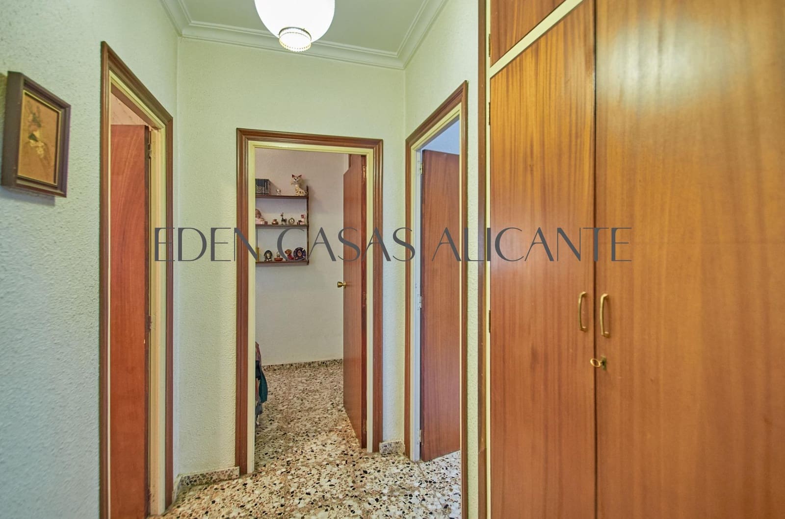 4 bedroom Villa for sale in Busot with pool garage - € 370,000 (Ref: 9836515)