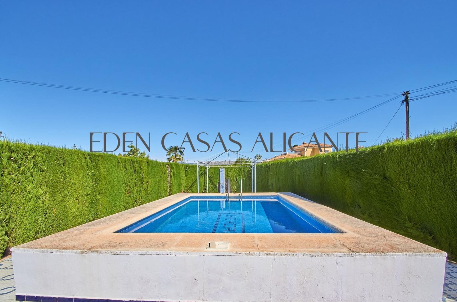 4 bedroom Villa for sale in Busot with pool garage - € 370,000 (Ref: 9836515)