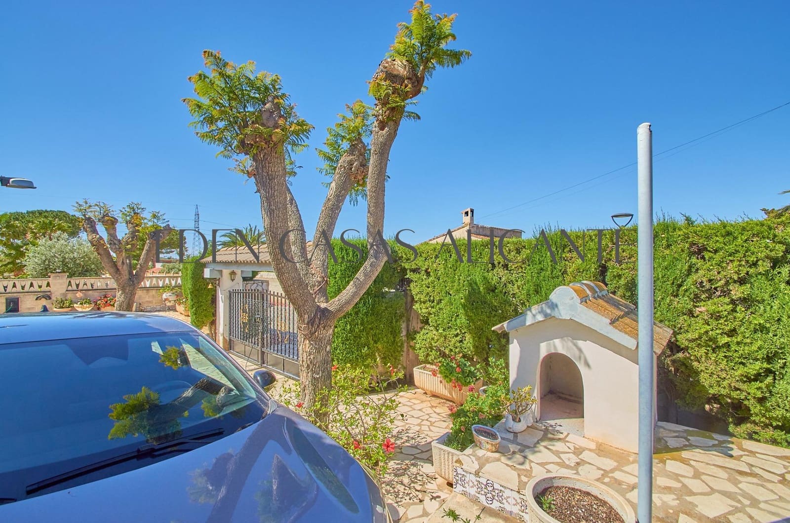 4 bedroom Villa for sale in Busot with pool garage - € 370,000 (Ref: 9836515)