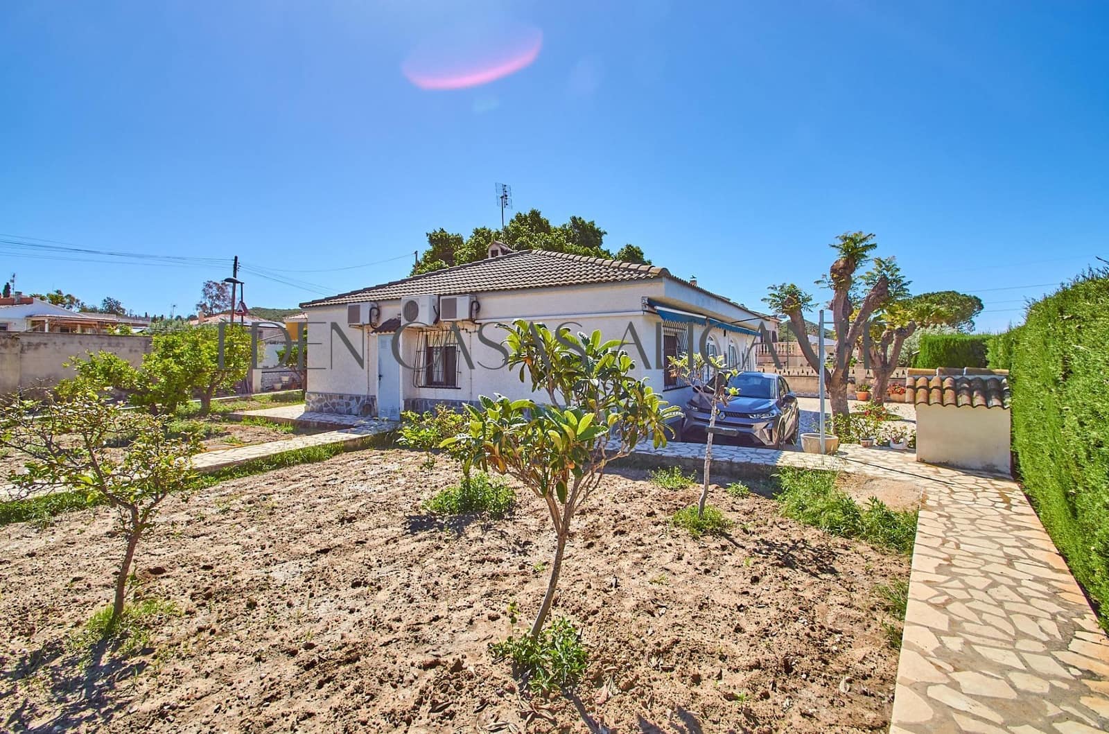 4 bedroom Villa for sale in Busot with pool garage - € 370,000 (Ref: 9836515)