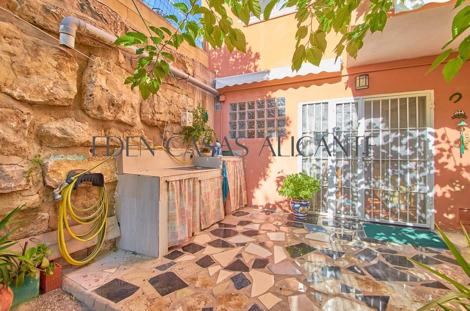 4 bedroom Semi-detached Villa for sale in Muchamiel / Mutxamel with pool - € 343,000 (Ref: 9846587)