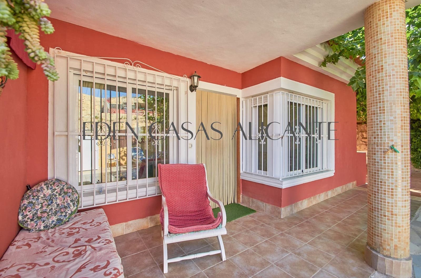 4 bedroom Semi-detached Villa for sale in Muchamiel / Mutxamel with pool - € 343,000 (Ref: 9846587)