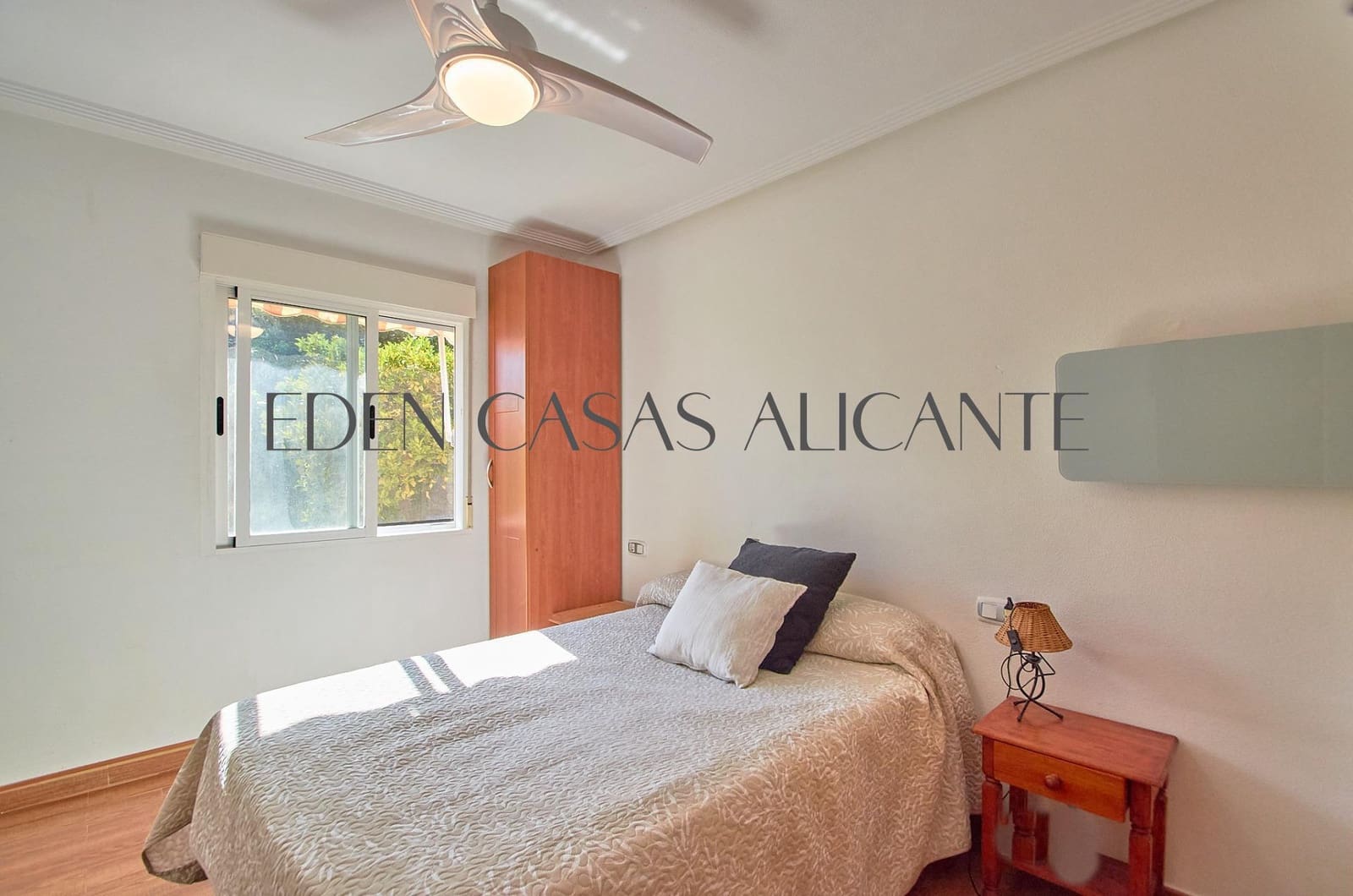 4 bedroom Semi-detached Villa for sale in Muchamiel / Mutxamel with pool - € 343,000 (Ref: 9846587)