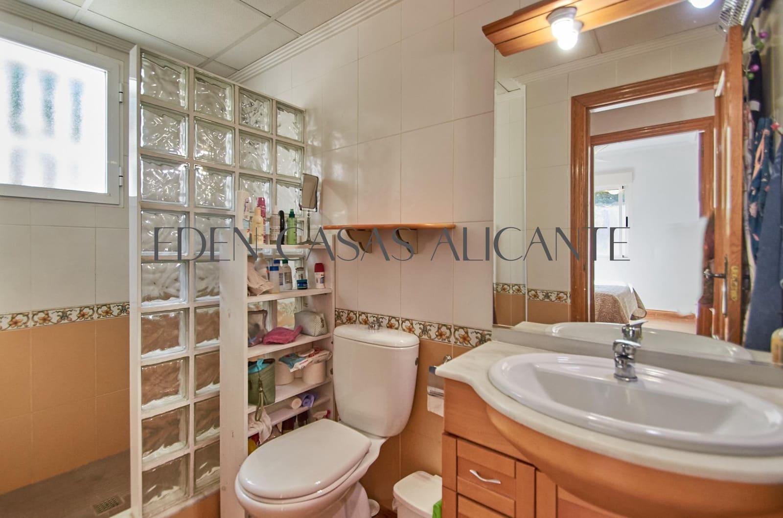 4 bedroom Semi-detached Villa for sale in Muchamiel / Mutxamel with pool - € 343,000 (Ref: 9846587)