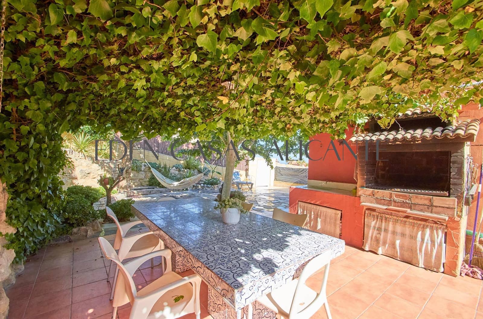 4 bedroom Semi-detached Villa for sale in Muchamiel / Mutxamel with pool - € 343,000 (Ref: 9846587)